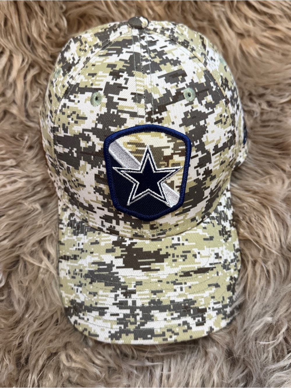 Dallas Cowboys New Era NFL 39THIRTY Hat Cap Mens M/L Salute To Service Camo